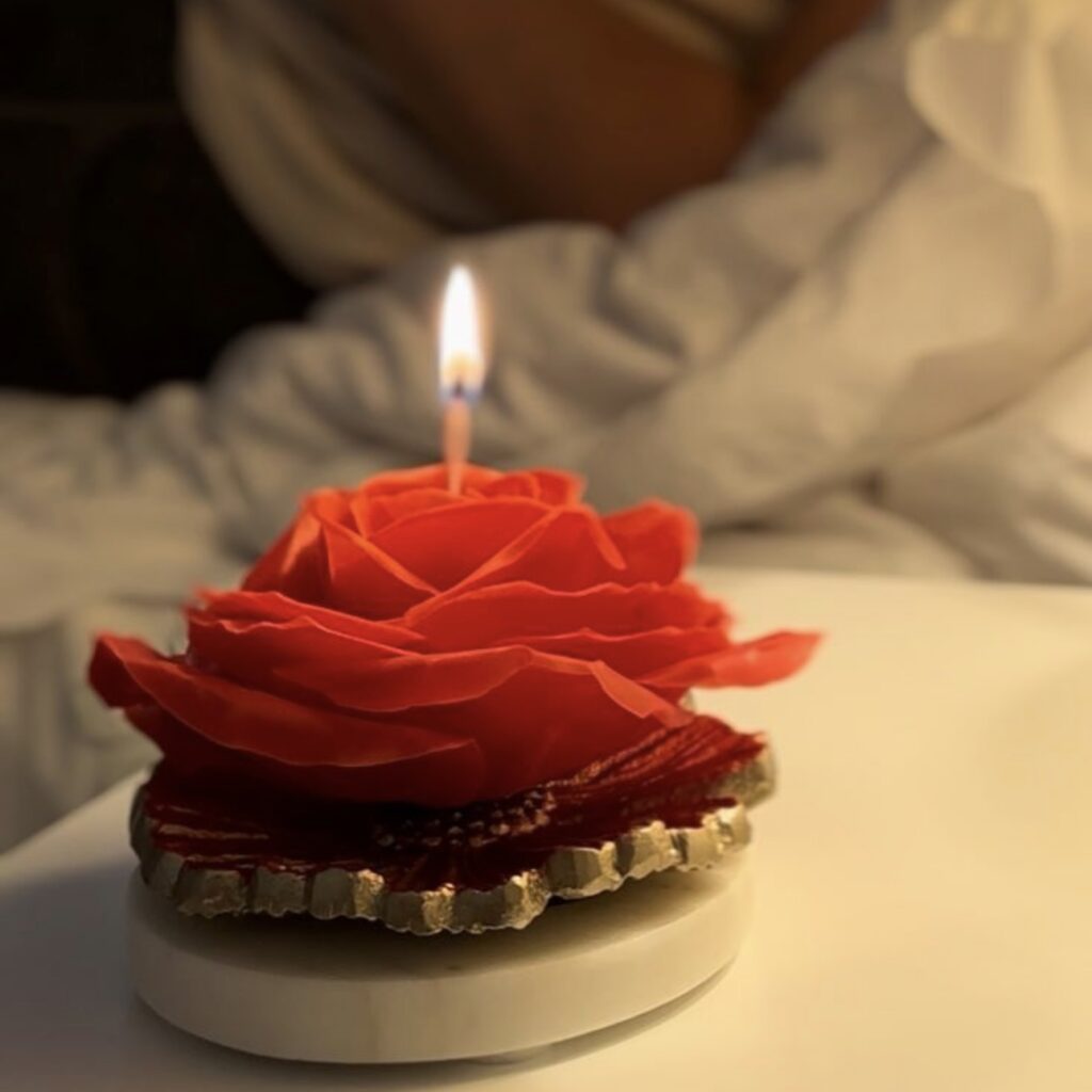 Pamore-candles-burning