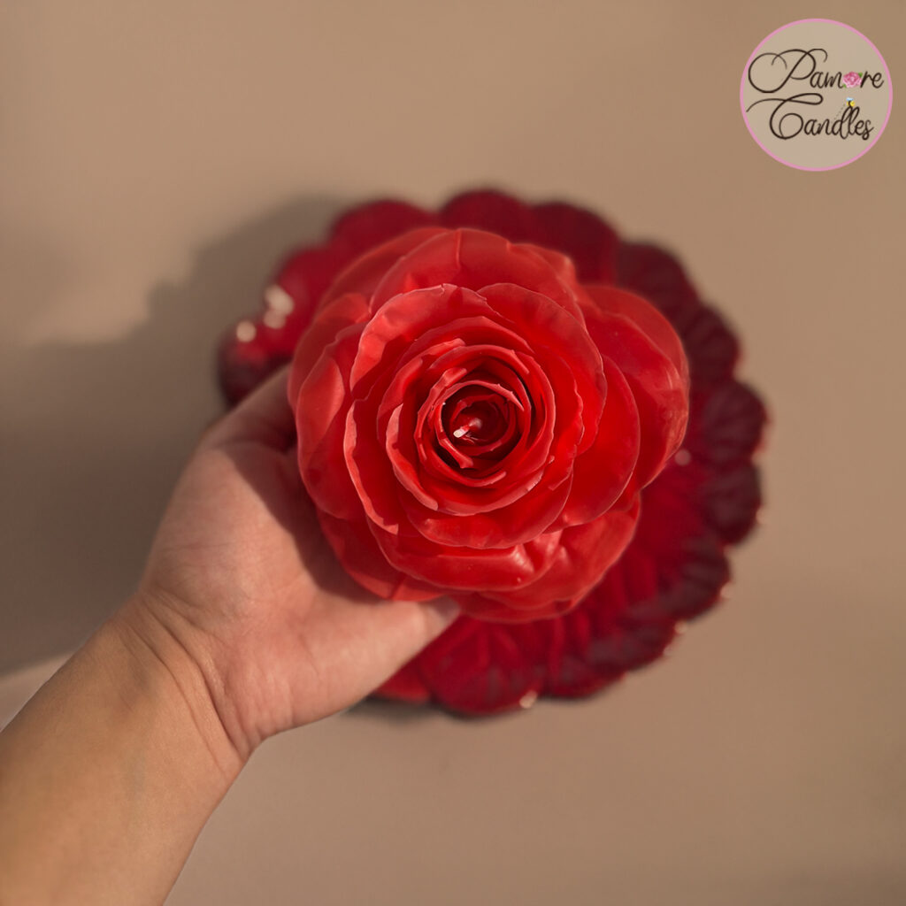 Rose_Candle_Hand