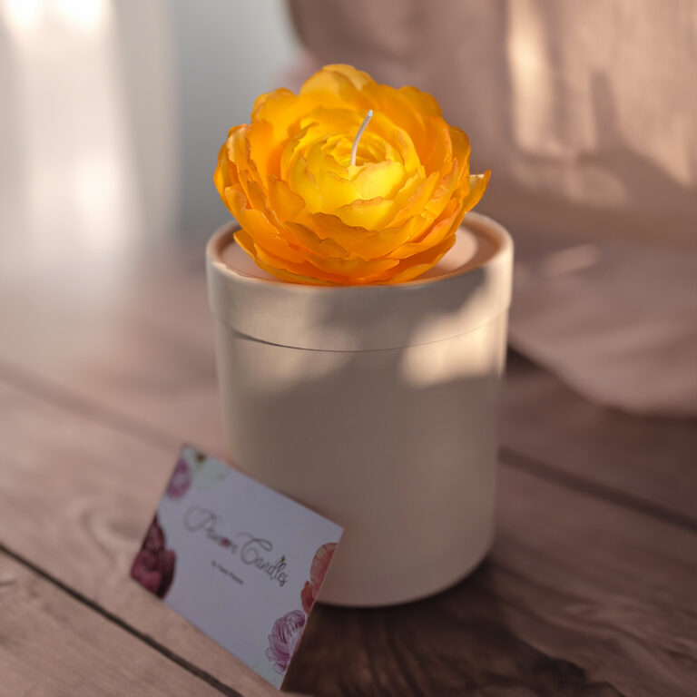 Orange-Ranunculus-Beeswax-candle-stand